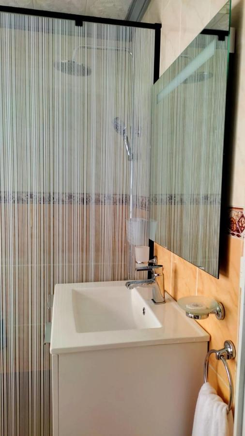 Sea View Apartment In Alcala Bagian luar foto